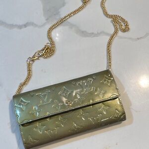 Pre loved Louis Vuitton Vernis monogram wallet FREE CHAIN